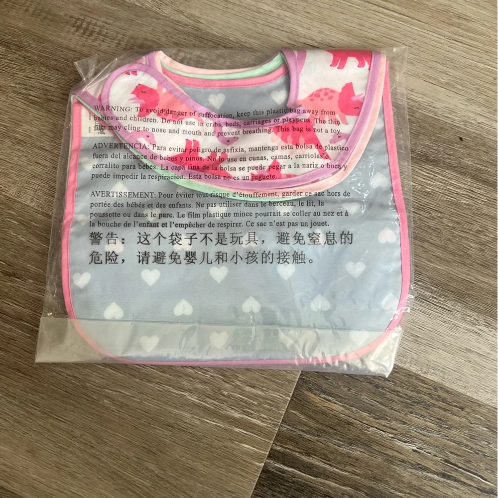 NWT Simple Joys by Carter’s 4 Pack Feeder Bibs